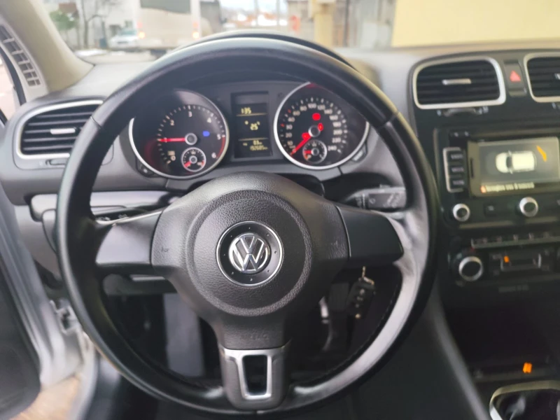 VW Golf 1.6 tdi, снимка 6 - Автомобили и джипове - 48445570