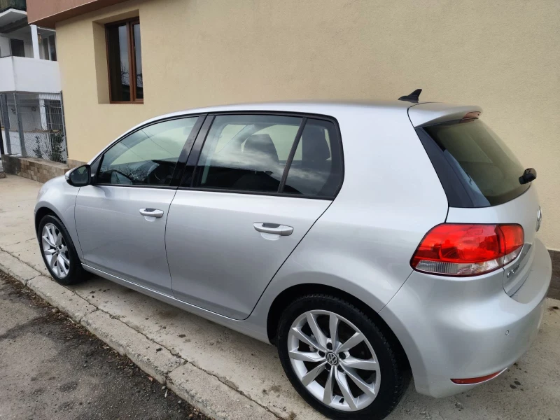 VW Golf 1.6 tdi, снимка 4 - Автомобили и джипове - 48445570