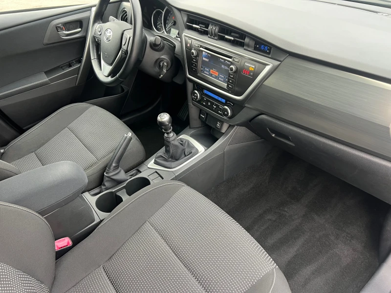 Toyota Auris 1.6-NAVI FULL, снимка 13 - Автомобили и джипове - 48799373