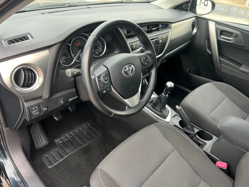 Toyota Auris 1.6-NAVI FULL, снимка 11 - Автомобили и джипове - 48799373