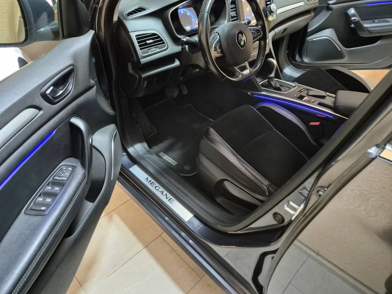Renault Megane 1.5 DCI, снимка 5 - Автомобили и джипове - 52254421
