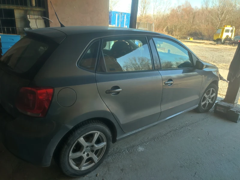 VW Polo, снимка 6 - Автомобили и джипове - 50970943