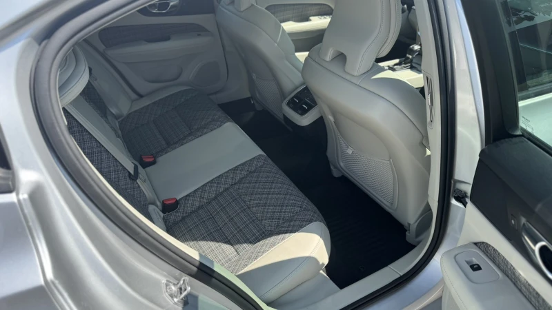 Volvo S60 T-6 AWD, снимка 13 - Автомобили и джипове - 52437830