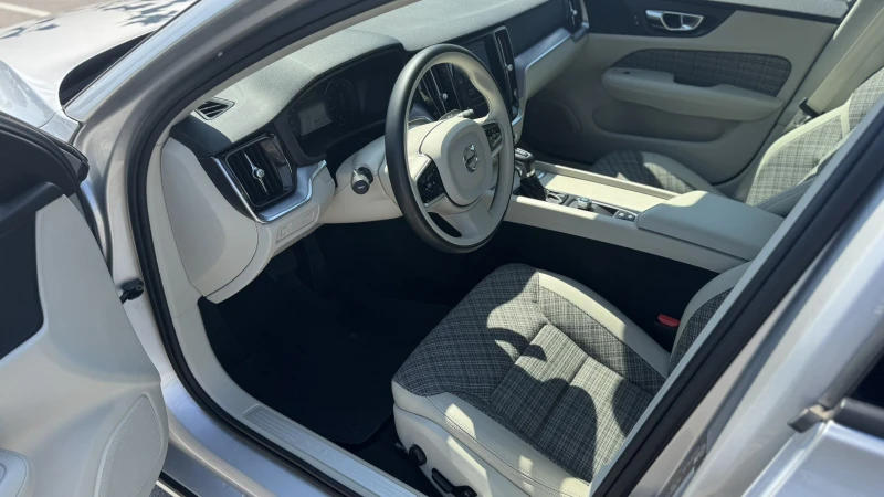 Volvo S60 T-6 AWD, снимка 10 - Автомобили и джипове - 52437830