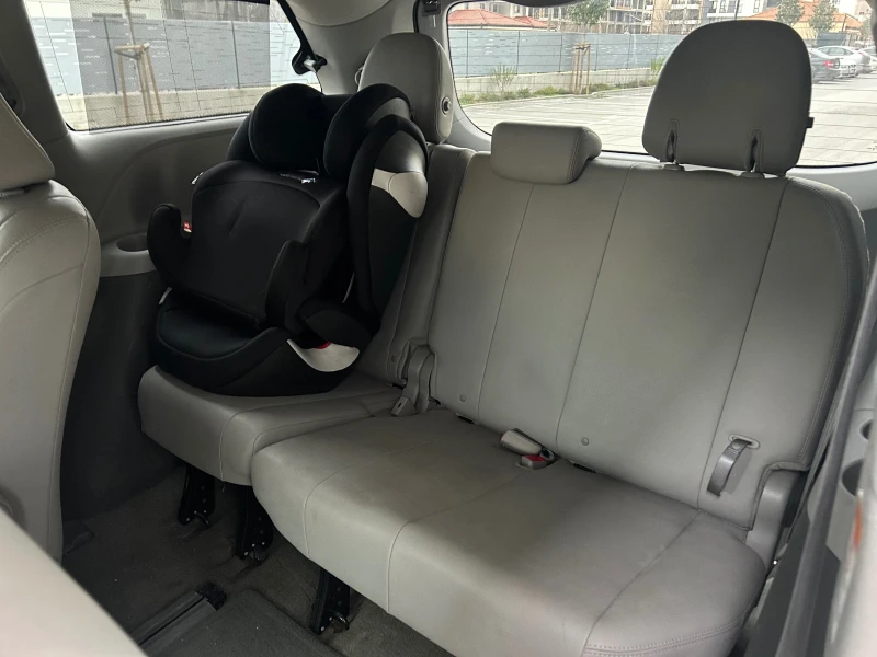 Toyota Sienna 3.5V6 XLE 4x4, снимка 10 - Автомобили и джипове - 52991274