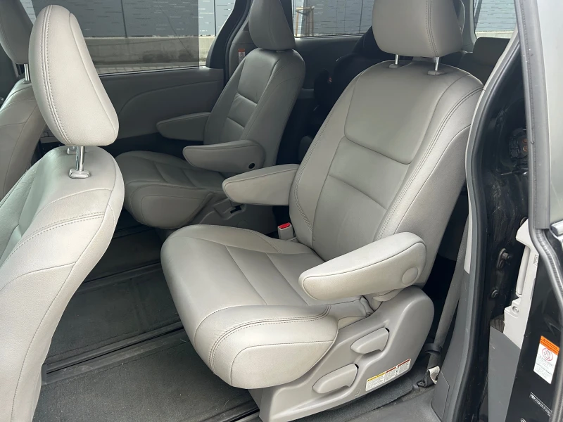 Toyota Sienna 3.5V6 XLE 4x4, снимка 9 - Автомобили и джипове - 52991274