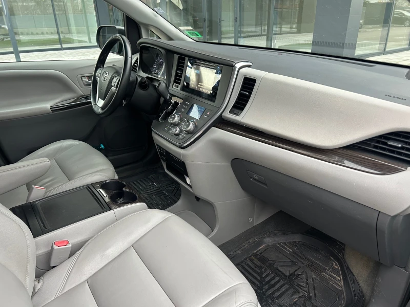 Toyota Sienna 3.5V6 XLE 4x4, снимка 15 - Автомобили и джипове - 52991274