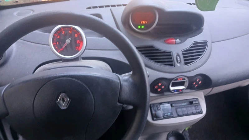 Renault Twingo 1.2 климатроник, снимка 2 - Автомобили и джипове - 53042221