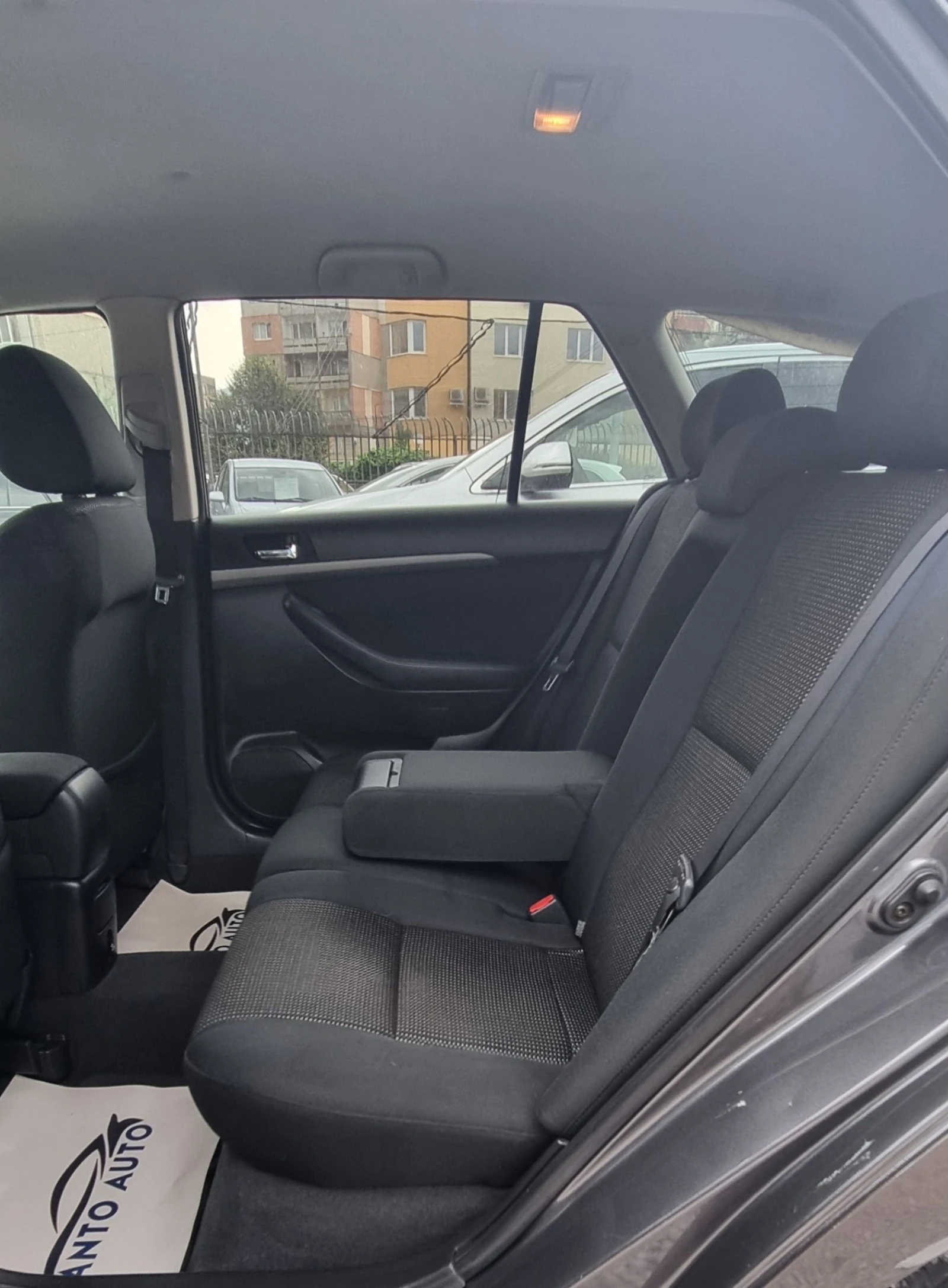 Toyota Avensis 1.8 VVT-i Фейслифт!Подържана само в Тойота! | Mobile.bg — изображение 11