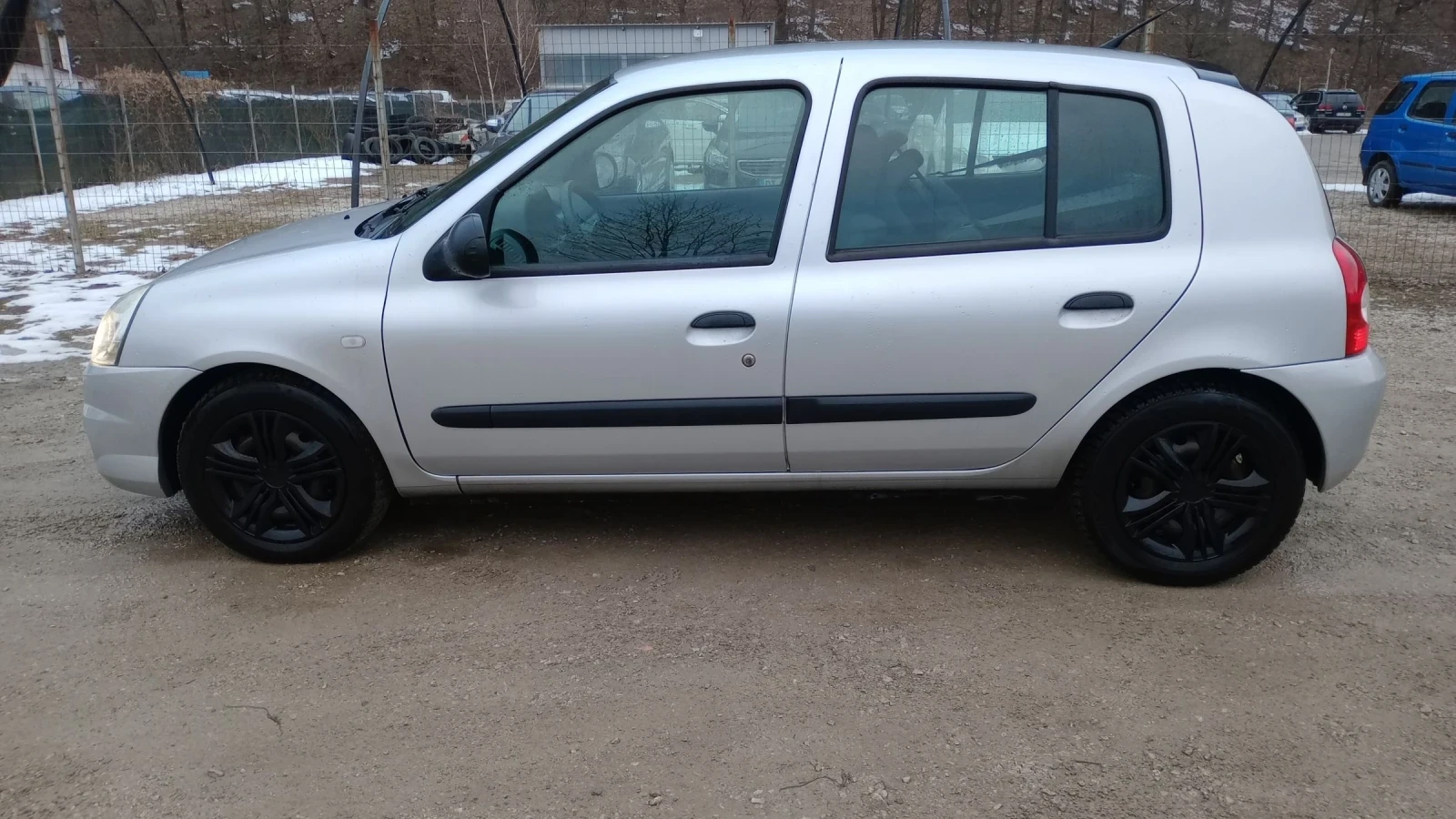 Renault Clio 1.2i klimatik Fasse 2010г - изображение 4