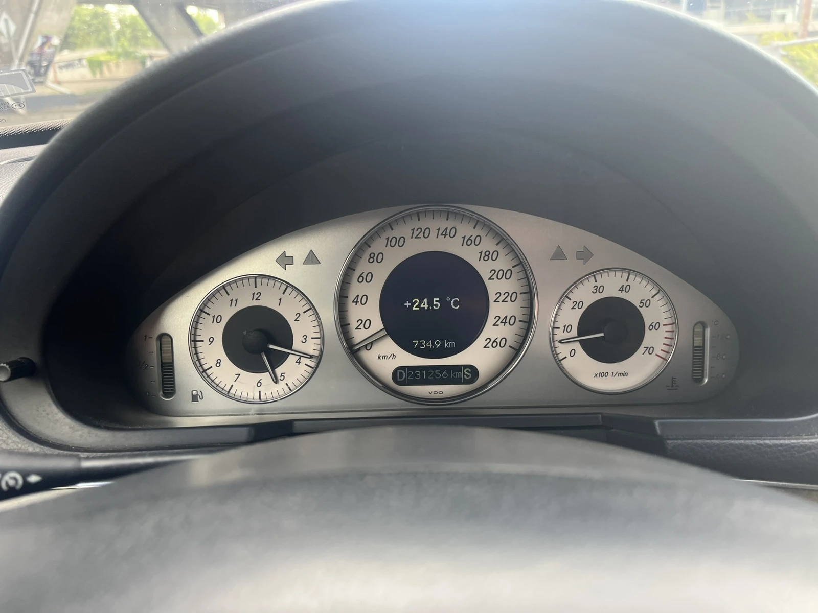 Mercedes-Benz E 500 500 - изображение 4