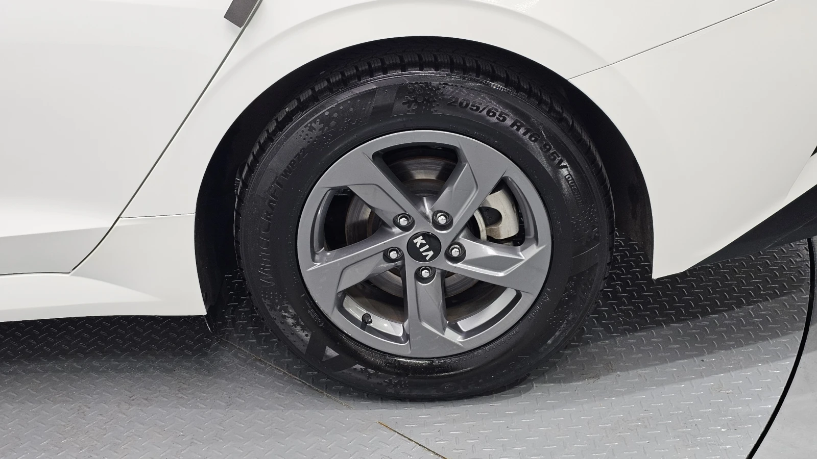 Kia K5 2.0LPI STANDARD - изображение 5