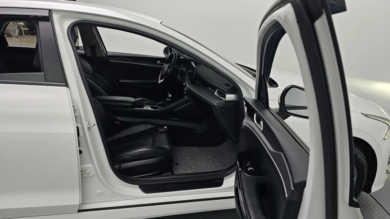 Kia K5 2.0LPI STANDARD - изображение 9