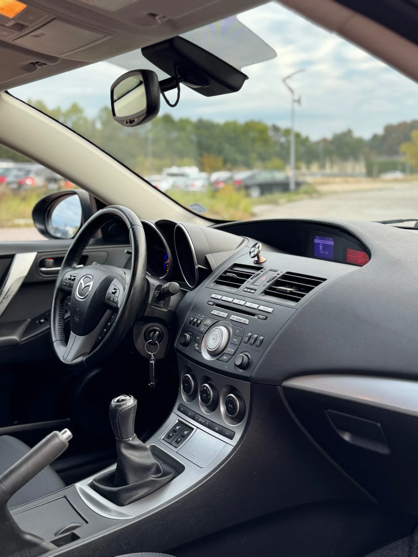 Mazda 3 1.6i - изображение 9