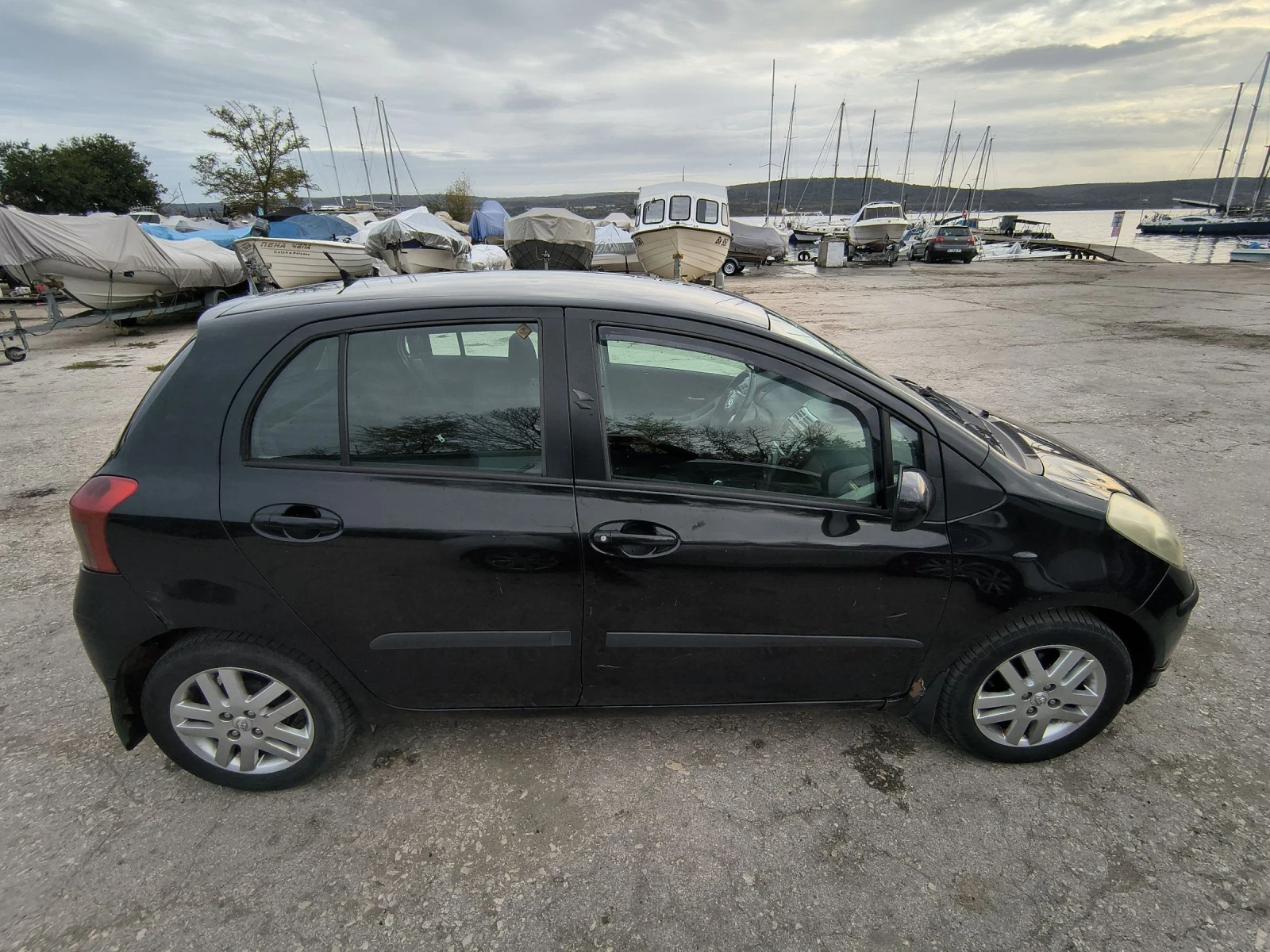 Toyota Yaris Navi - изображение 5