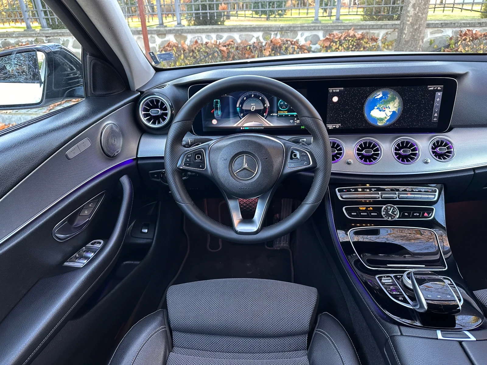 Mercedes-Benz E 220 Amg-Line/Digital - изображение 7