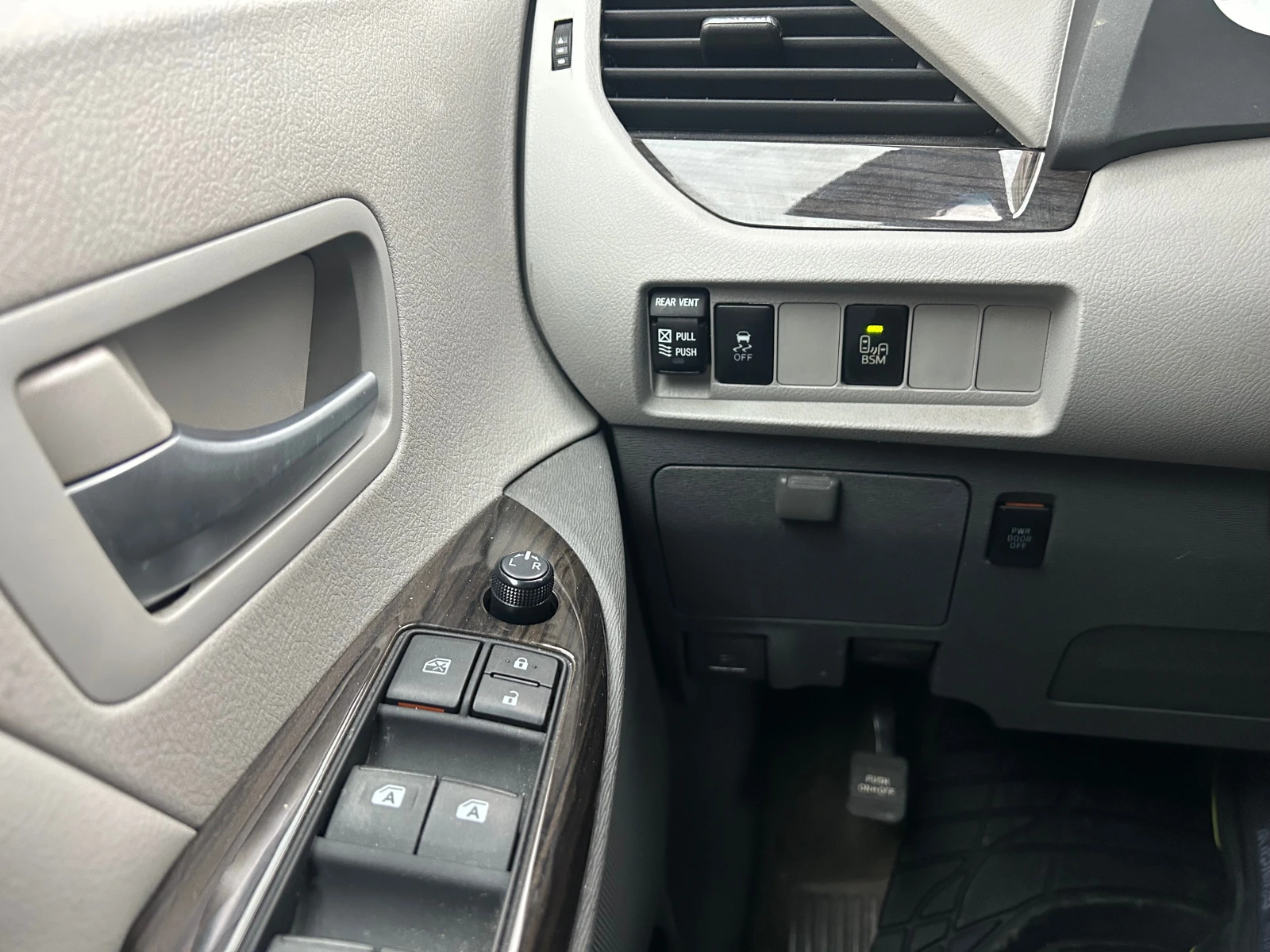 Toyota Sienna 3.5V6 XLE 4x4 | Mobile.bg � ����������� 13
