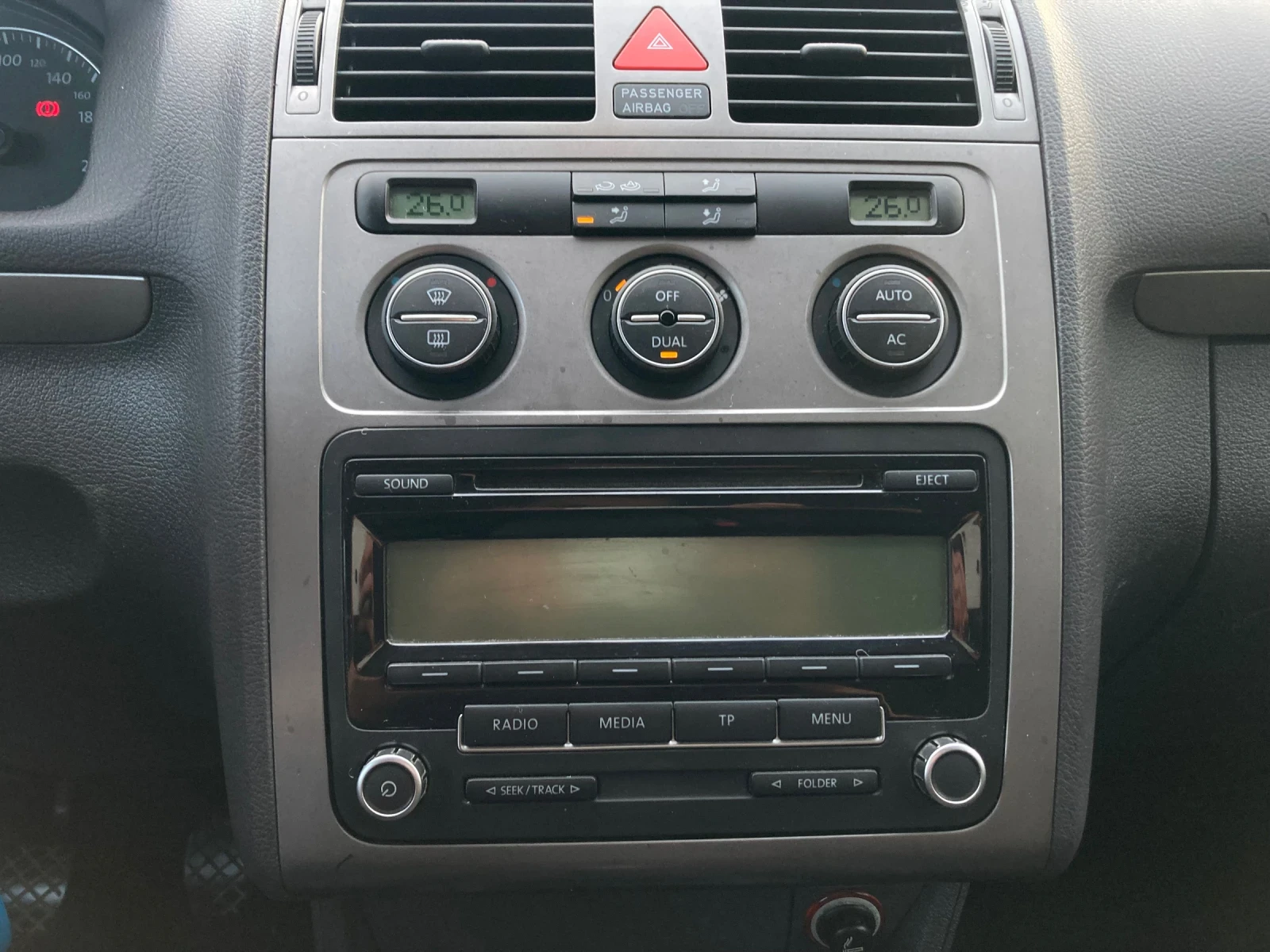 VW Touran 1.9TDI 105, снимка 11 - Автомобили и джипове - 53878576