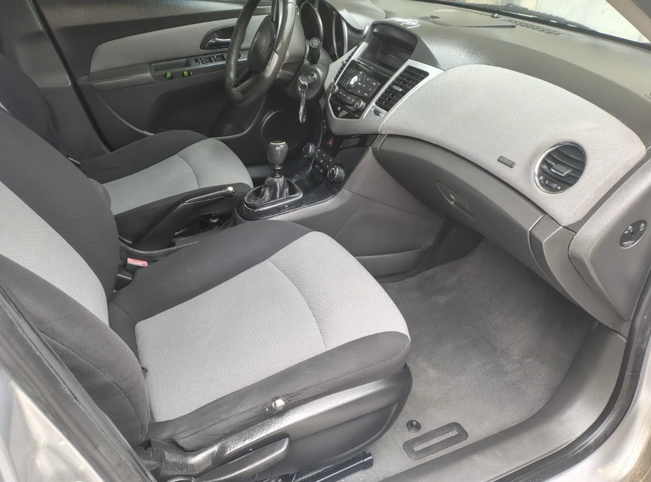 Chevrolet Cruze 1.6, снимка 6 - Автомобили и джипове - 53991087