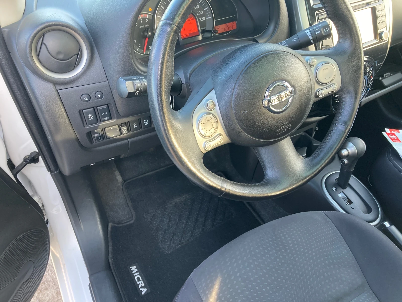 Nissan Micra 1.2Automat, снимка 5 - Автомобили и джипове - 54172336