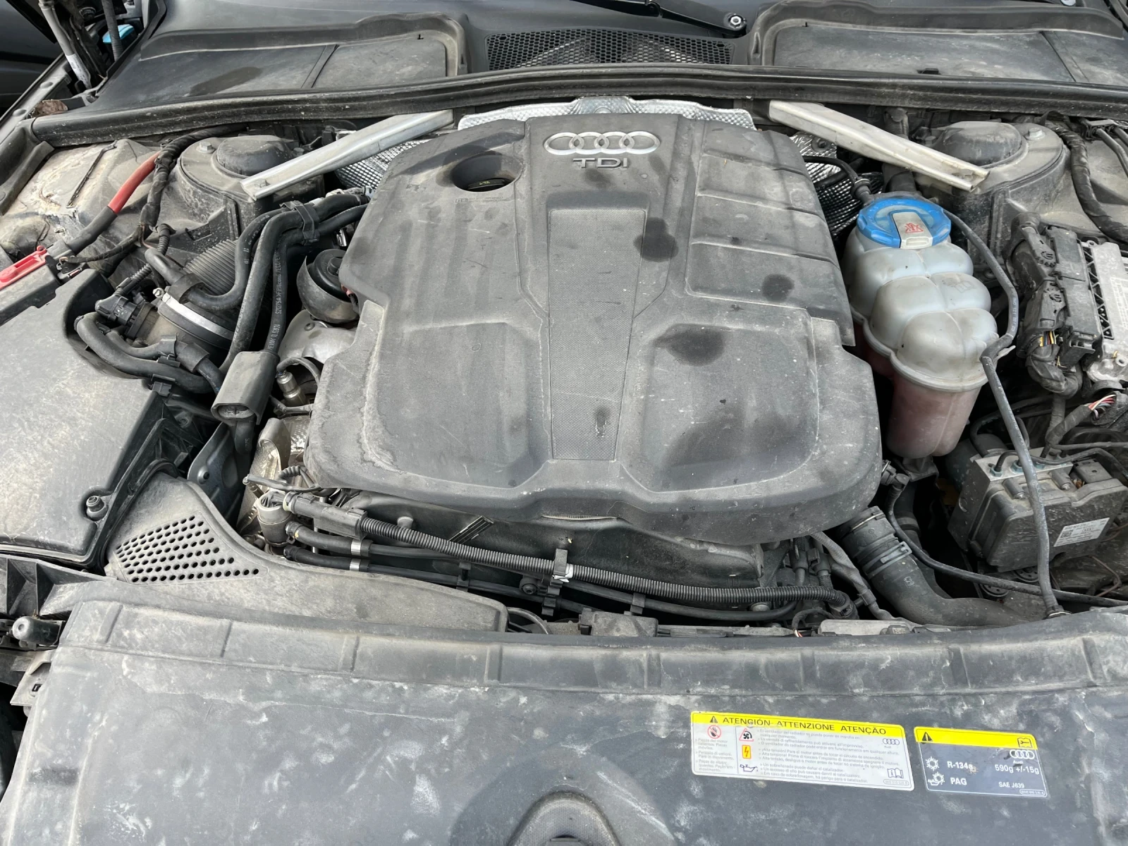 Audi A4 2.0TDI  б9 Quattro , снимка 14 - Автомобили и джипове - 54455787