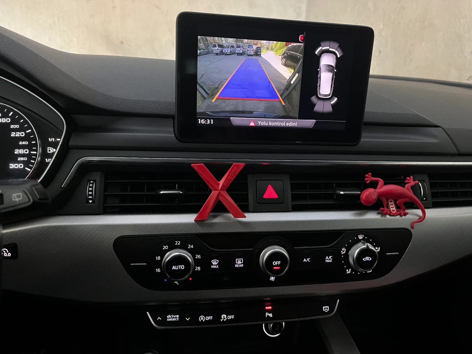 Audi A4 2.0TDI  б9 Quattro , снимка 11 - Автомобили и джипове - 54455787