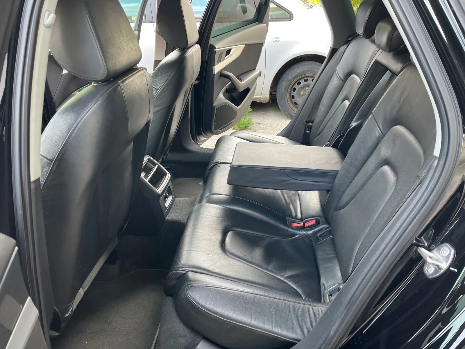 Audi A4 2.0TDI  б9 Quattro , снимка 15 - Автомобили и джипове - 54455787