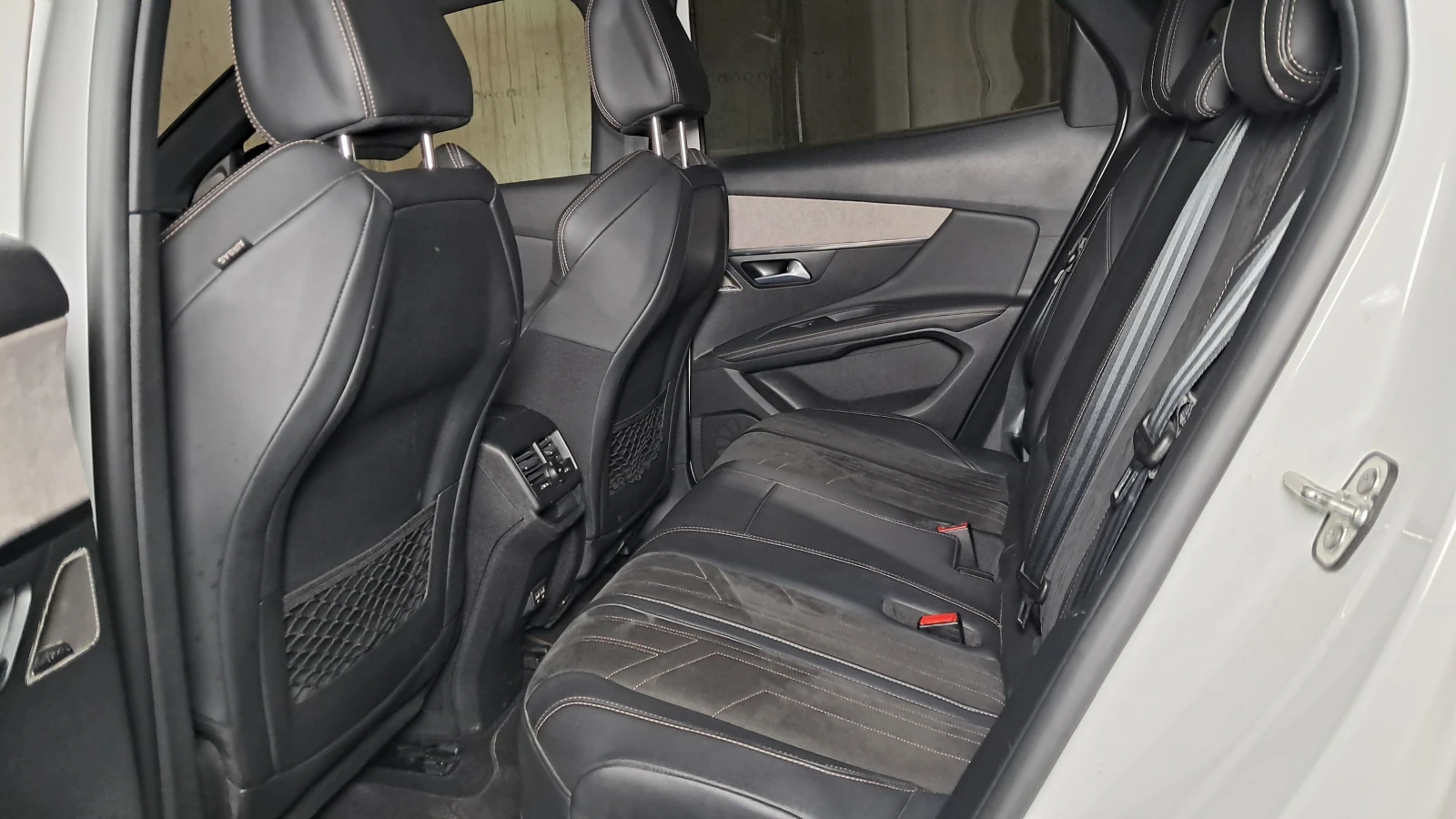 Peugeot 3008 1.6 PLUG-IN-HYBRID* GT-LINE* 4WD* 360 , снимка 14 - Автомобили и джипове - 54596023