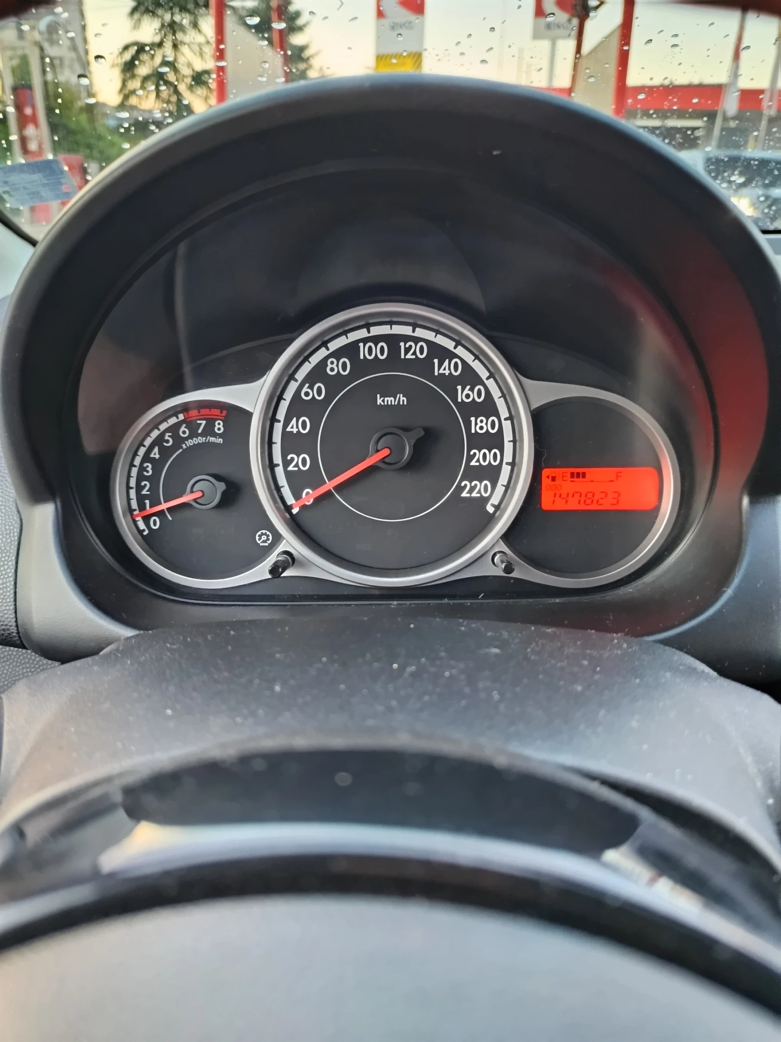 Mazda 2, снимка 3 - Автомобили и джипове - 54875570