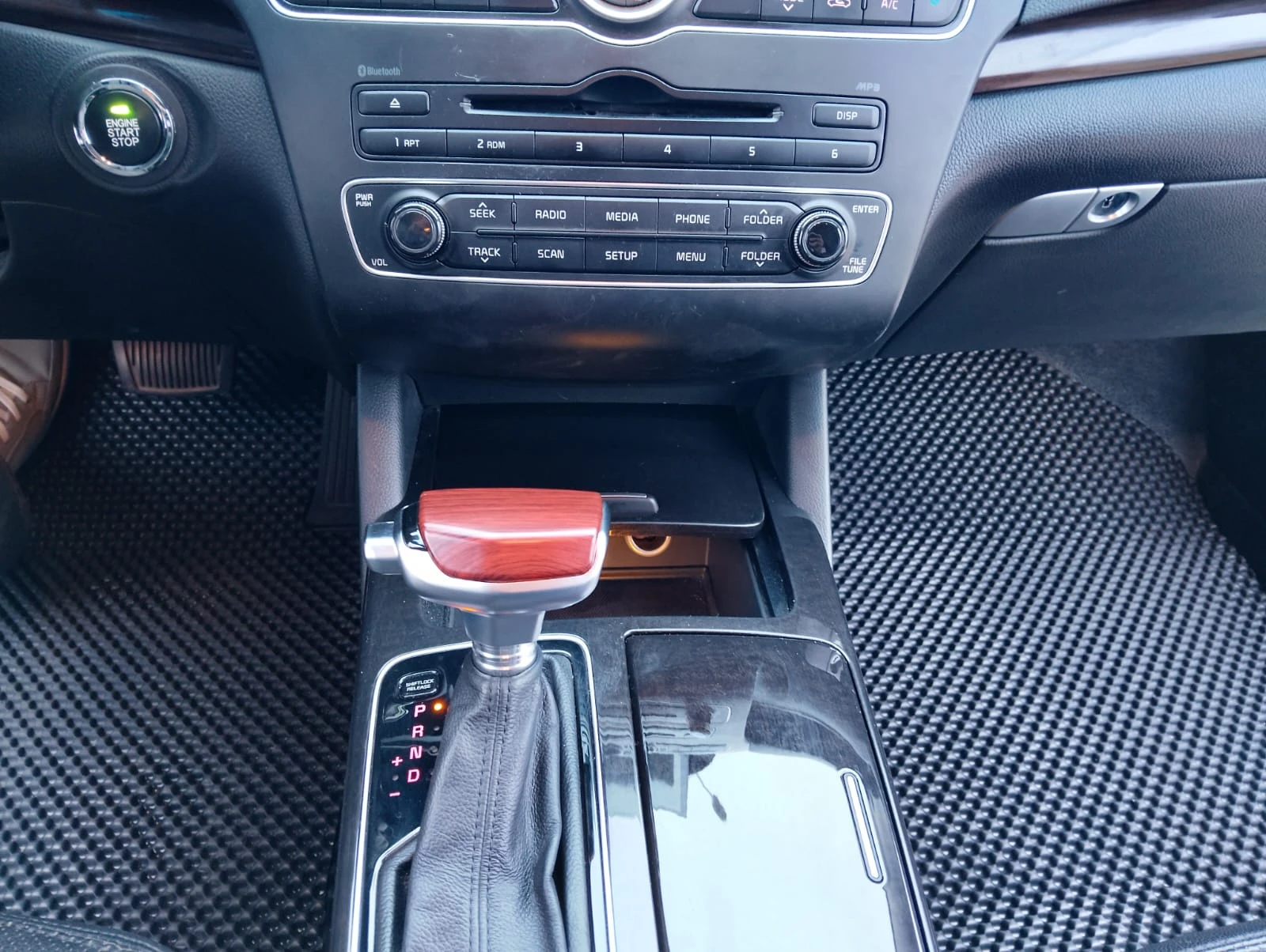Kia K7 CADENZA RS, снимка 6 - Автомобили и джипове - 55215782
