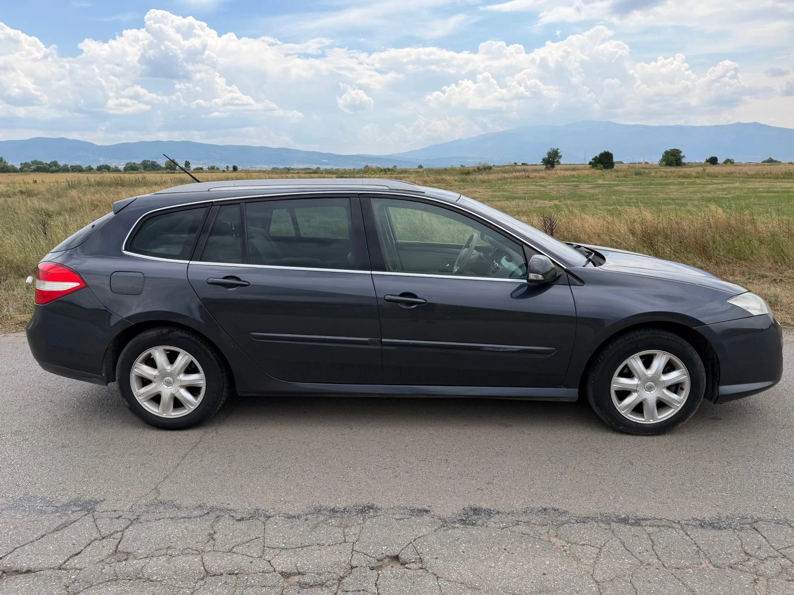 Renault Laguna 2.0dci кожен салон , снимка 5 - Автомобили и джипове - 55318472