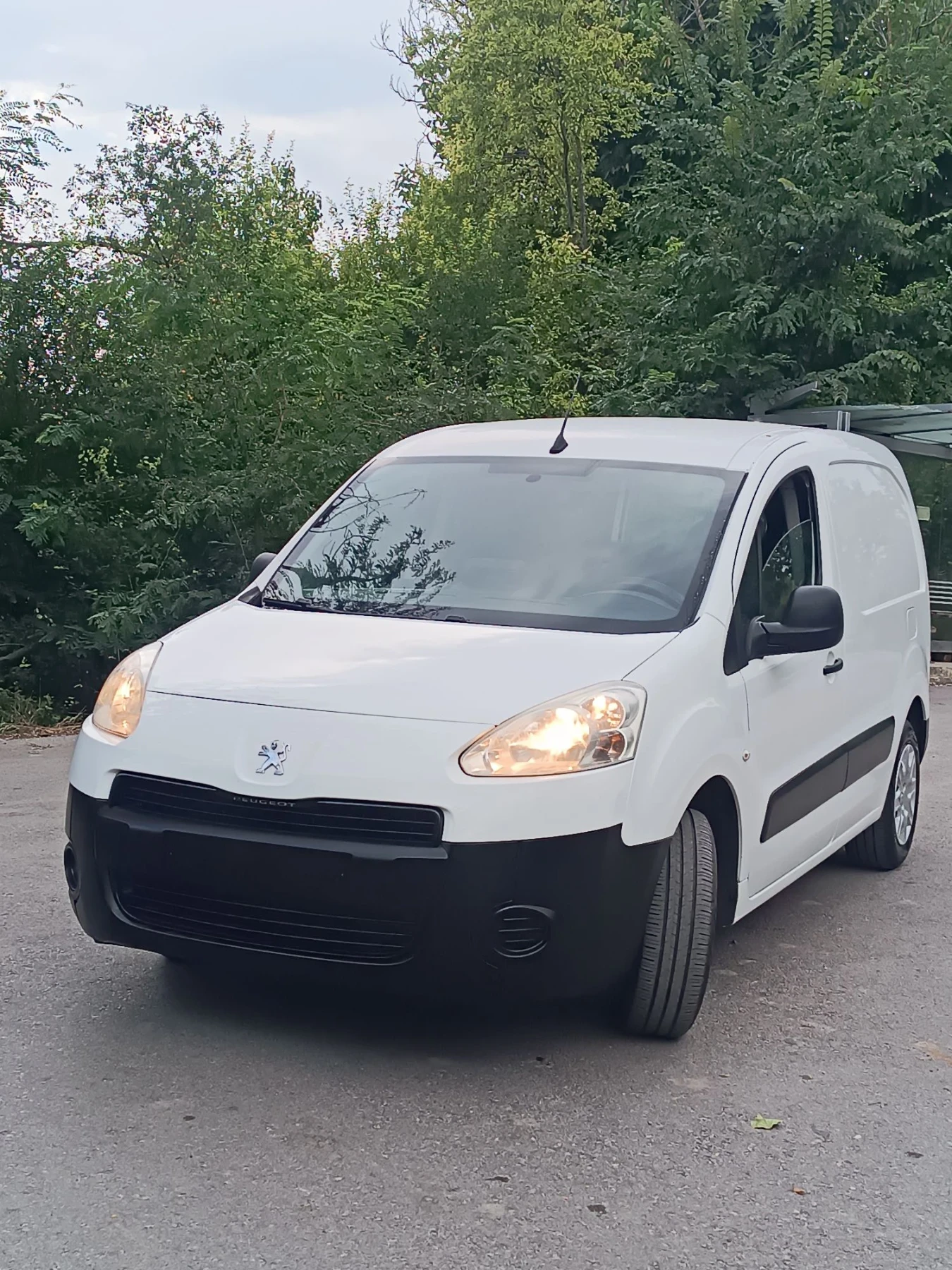 Peugeot Partner 1.6 eHDi, снимка 2 - Автомобили и джипове - 55597782