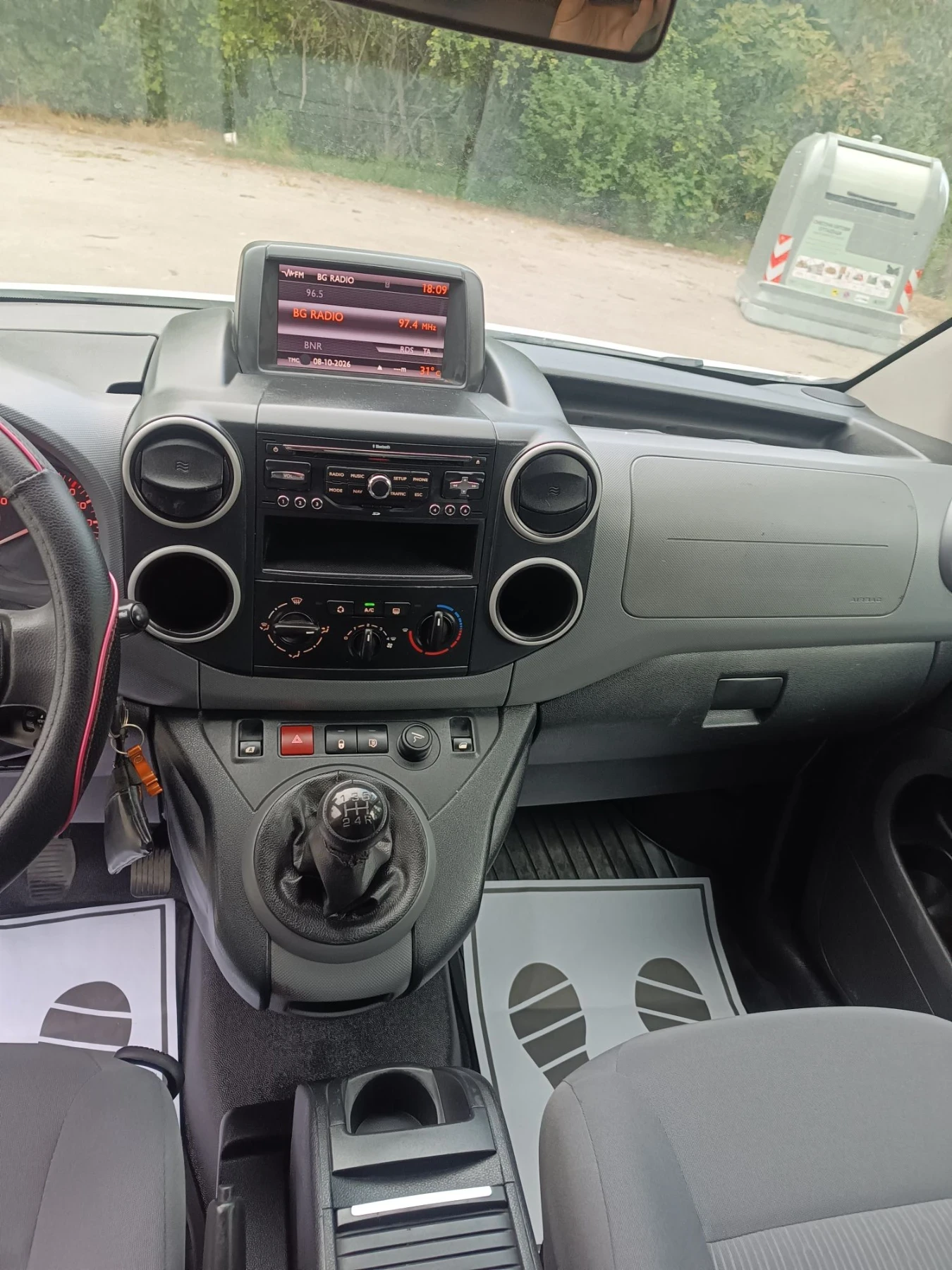 Peugeot Partner 1.6 eHDi, снимка 8 - Автомобили и джипове - 55597782