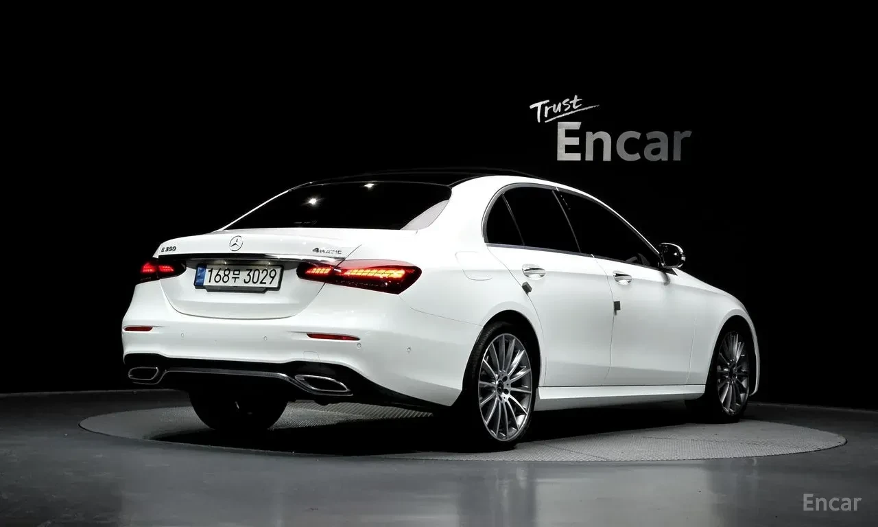 Mercedes-Benz E 350 4MATIC* AMG* LINE* BURMESTER* ОБДУХВАНЕ* ДИСТРОНИК, снимка 2 - Автомобили и джипове - 55695664