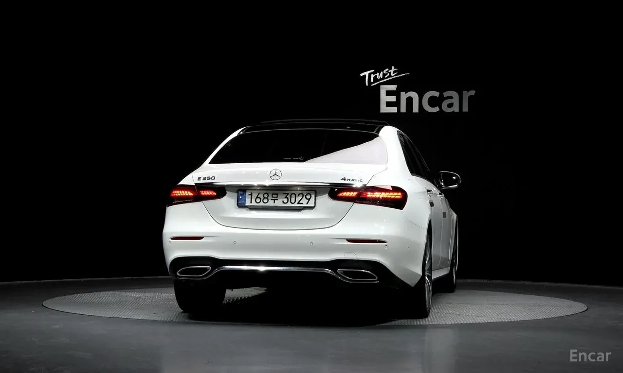 Mercedes-Benz E 350 4MATIC* AMG* LINE* BURMESTER* ОБДУХВАНЕ* ДИСТРОНИК, снимка 4 - Автомобили и джипове - 55695664