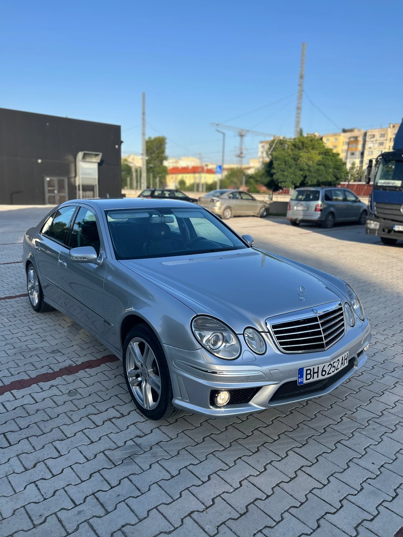 Mercedes-Benz E 280 4MATIC, снимка 2 - Автомобили и джипове - 55792310