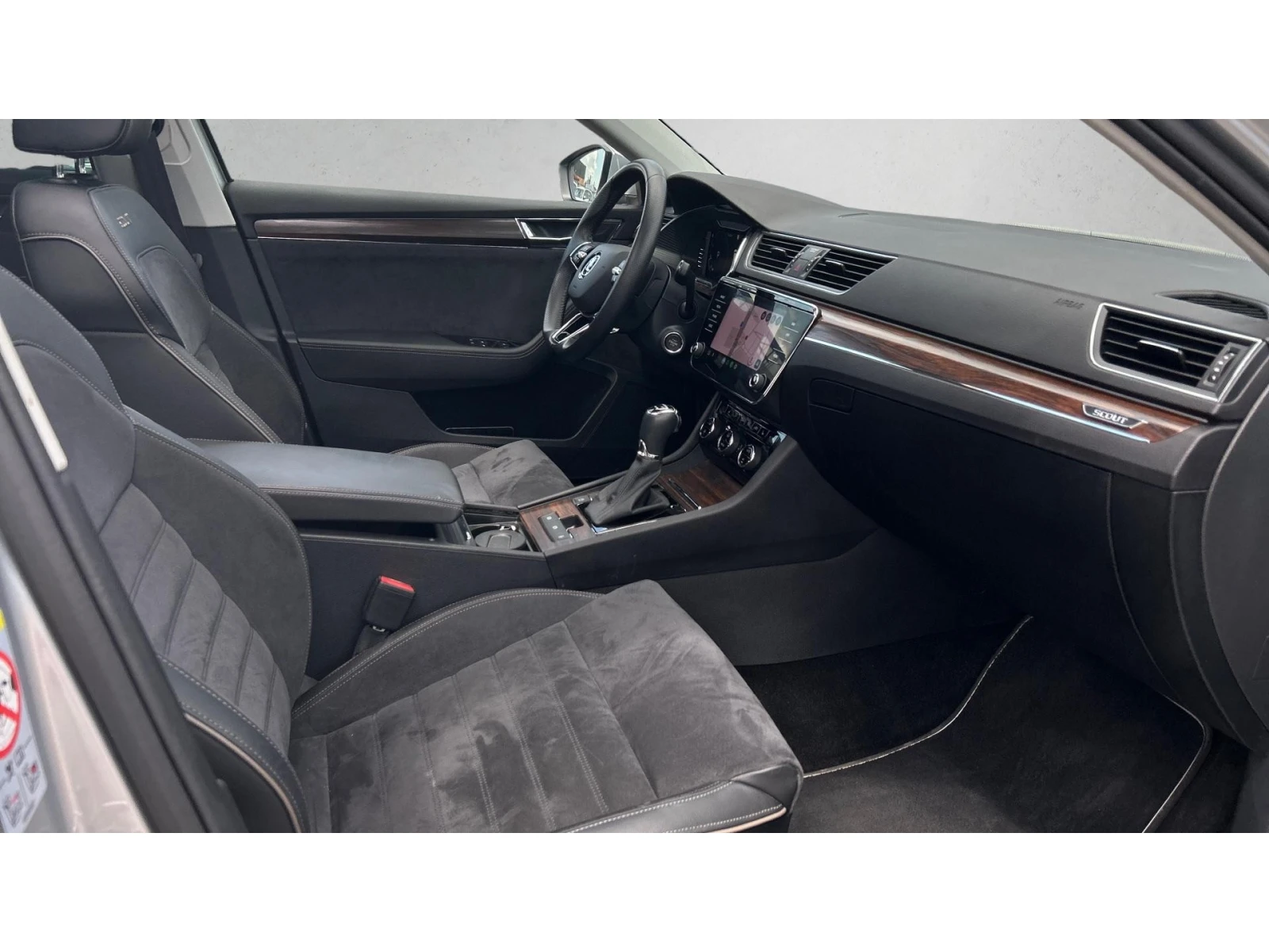 Skoda Superb  Scout 2.0 TSi  4x4 , Месечна вноска от 399  , снимка 10 - Автомобили и джипове - 56133589