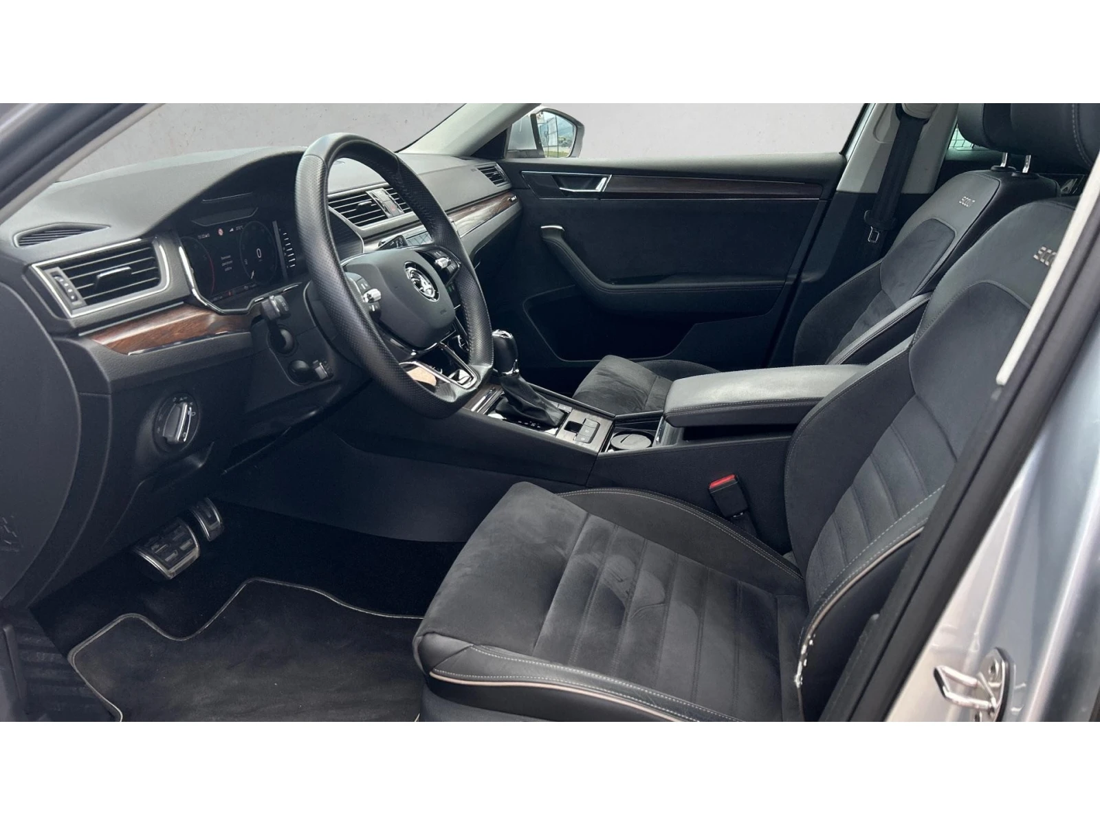 Skoda Superb  Scout 2.0 TSi  4x4 , Месечна вноска от 399  , снимка 11 - Автомобили и джипове - 56133589