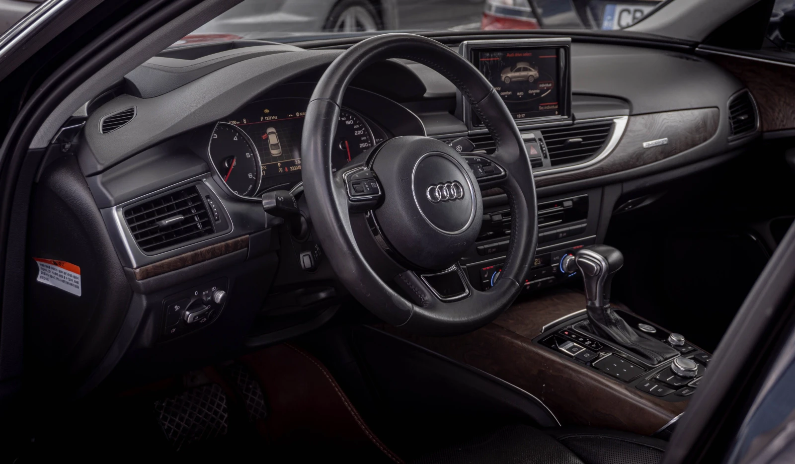 Audi A6 3.0TDI-Quattro-СУПЕР СЪСТОЯНИЕ-РЕАЛНИ КМ!, снимка 7 - Автомобили и джипове - 56211723