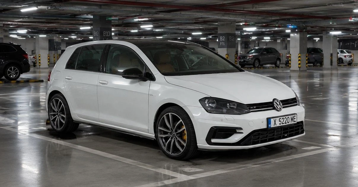 VW Golf, снимка 2 - Автомобили и джипове - 56257416