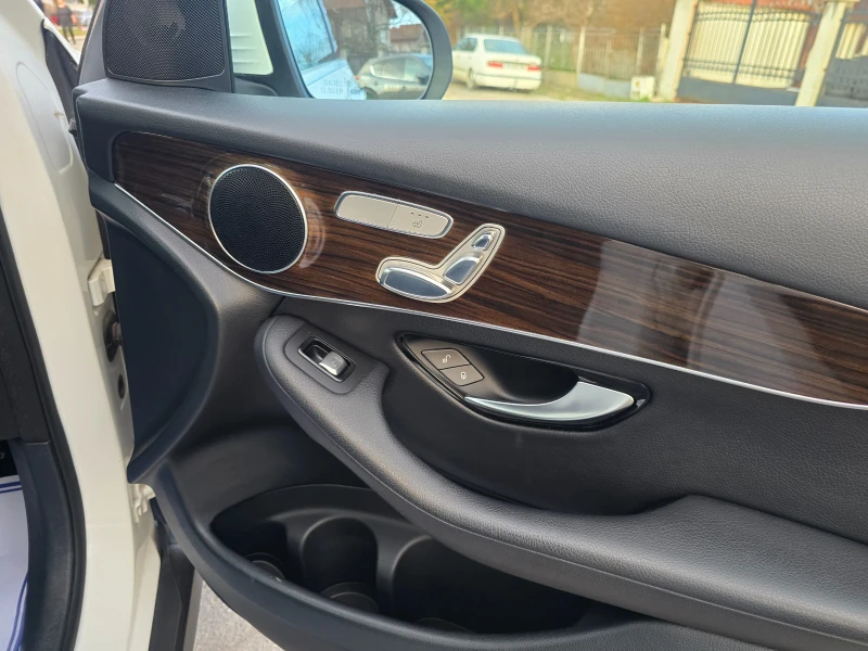 Mercedes-Benz GLC 300 4 Matic 2017, снимка 9 - Автомобили и джипове - 52668990