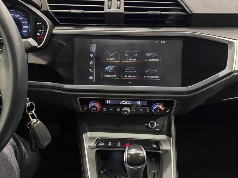 Audi Q3 * Komfort * CARFAX * БЕЗ ПЪРВОНАЧАЛНА ВНОСКА, снимка 9 - Автомобили и джипове - 53331522