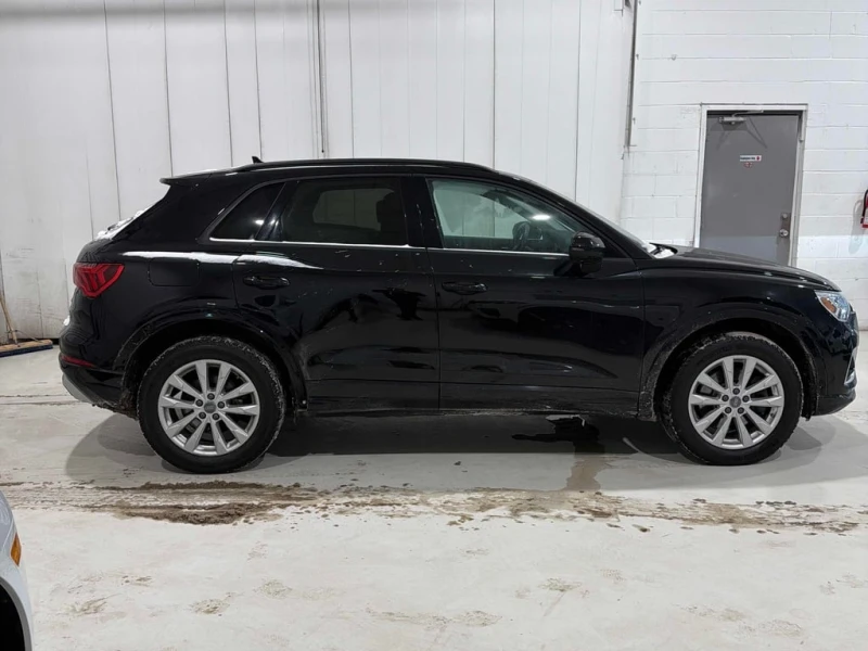 Audi Q3 * Komfort * CARFAX * БЕЗ ПЪРВОНАЧАЛНА ВНОСКА, снимка 3 - Автомобили и джипове - 53331522