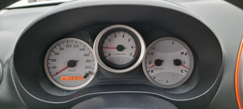 Toyota Rav4 2.0 D4D 4x4 Klima Кожа Navi Амбулантно осветление, снимка 12 - Автомобили и джипове - 53447579