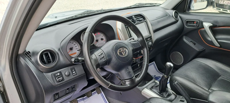 Toyota Rav4 2.0 D4D 4x4 Klima Кожа Navi Амбулантно осветление, снимка 10 - Автомобили и джипове - 53447579