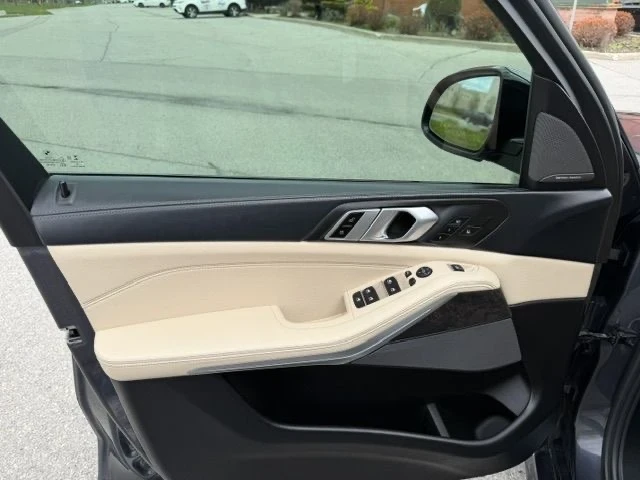 BMW X5 M-pkg| Shadow-line| Soft-Close| HUD| Въздух| 360| , снимка 17 - Автомобили и джипове - 54700719