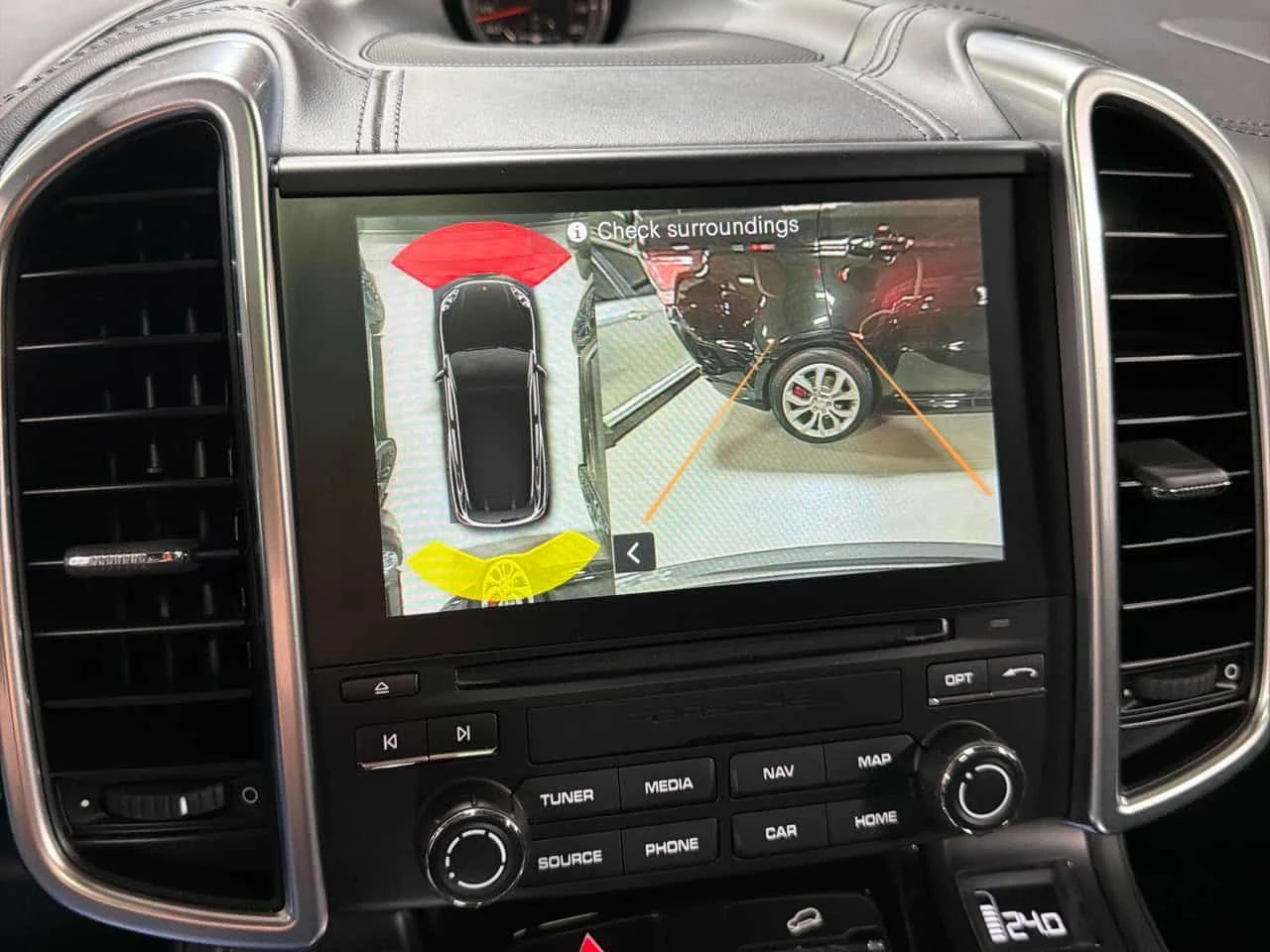 Porsche Cayenne * GTS * 360 КАМЕРИ* ДВА КЛЮЧА* ВЪЗДУШНО ОКАЧВАНЕ*  - изображение 9