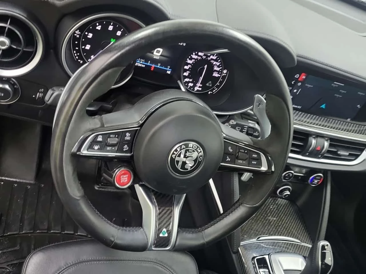 Alfa Romeo Stelvio QUADRIFOGLIO /DISTRONIC/Harman Kardon/Carbon , снимка 11 - Автомобили и джипове - 54080060