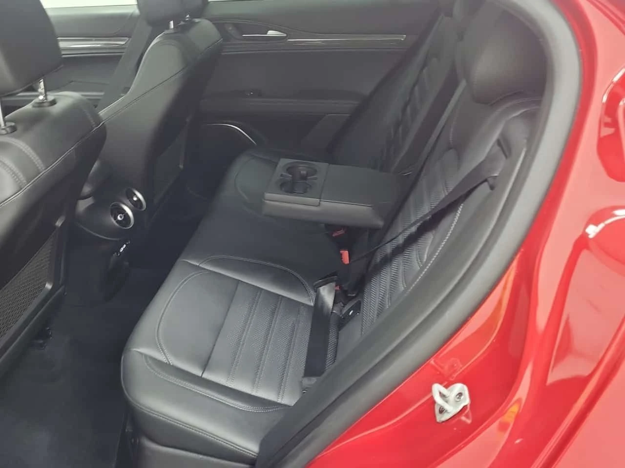 Alfa Romeo Stelvio QUADRIFOGLIO /DISTRONIC/Harman Kardon/Carbon , снимка 12 - Автомобили и джипове - 54080060