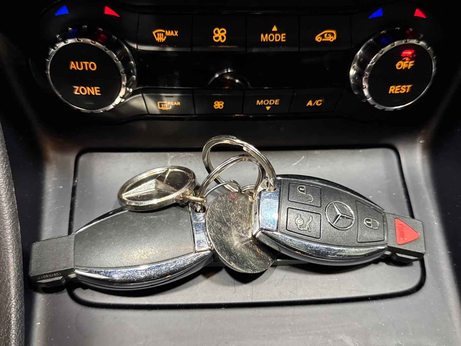 Mercedes-Benz GLA 250 ������� * �������� * 2 ����� * CAR FAX *  | Mobile.bg � ����������� 13